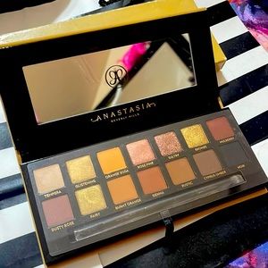 Anastasia eyeshadow pallet